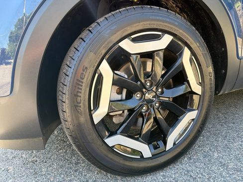 Certified 2024 Kia Telluride EX w/ EX Captain's Chair Package AWD/4WD image 11