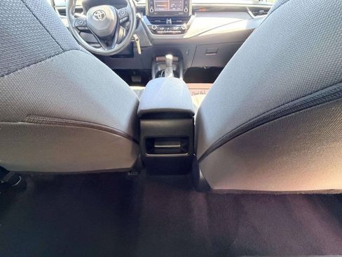 Used 2022 Toyota Corolla LE FWD image 26