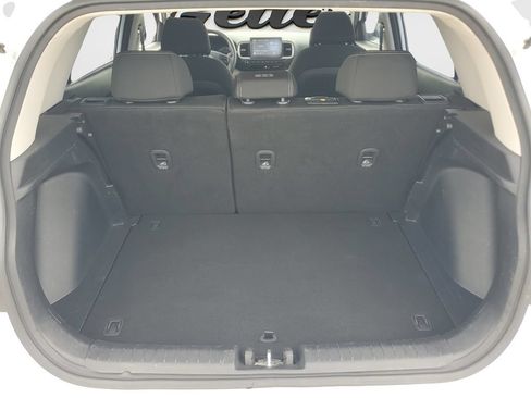 Used 2020 Hyundai Venue SEL FWD image 9