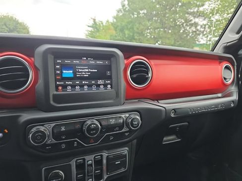 Used 2018 Jeep Wrangler Unlimited Rubicon AWD/4WD image 22