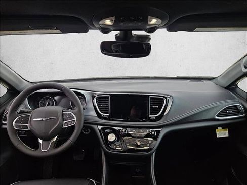 New 2026 Chrysler Pacifica Limited image 16