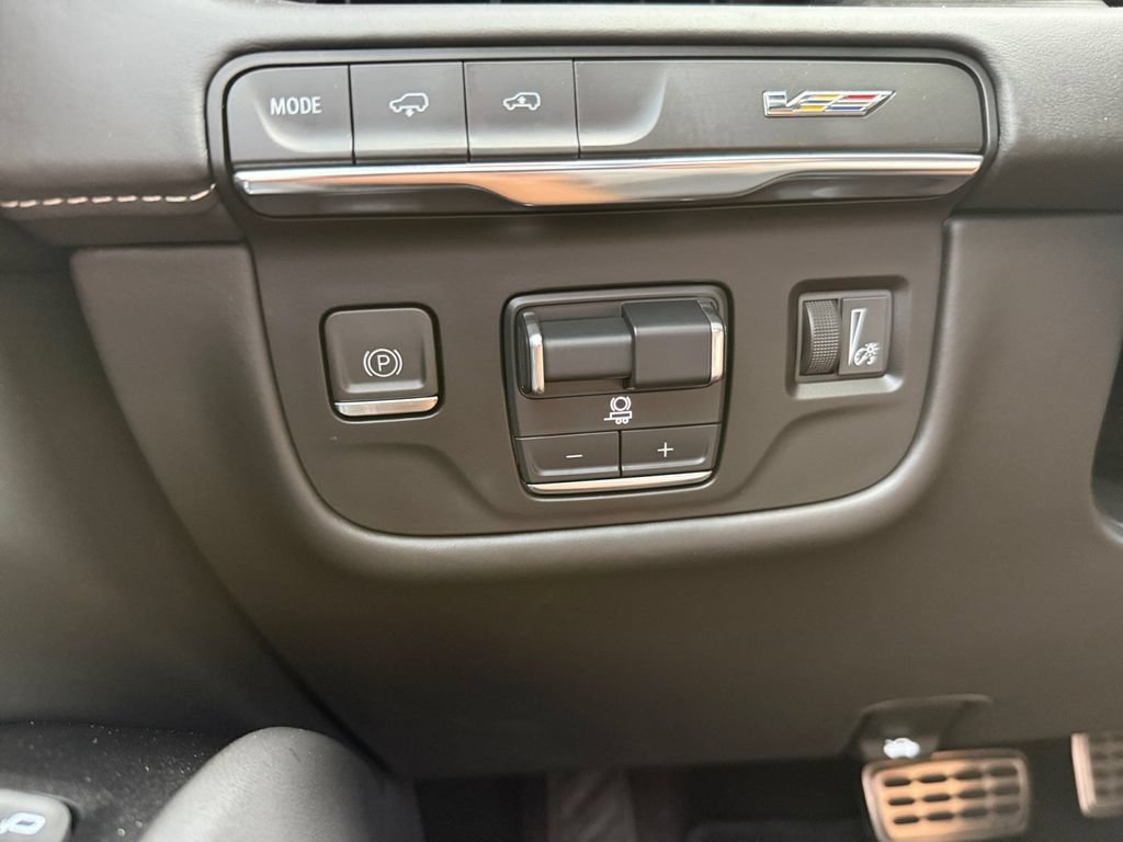 Used 2024 Cadillac Escalade V AWD/4WD image 27