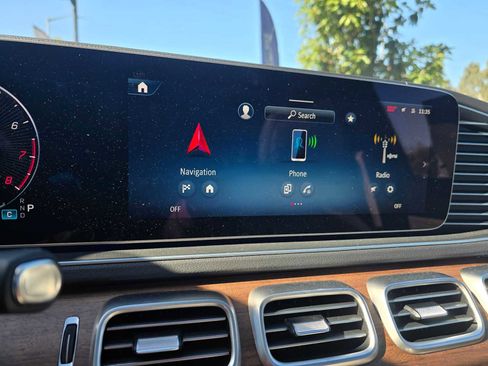 New 2026 Mercedes-Benz GLS 580 4MATIC image 30