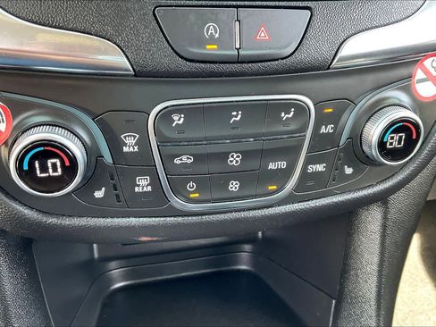 Used 2024 Chevrolet Equinox LT image 32