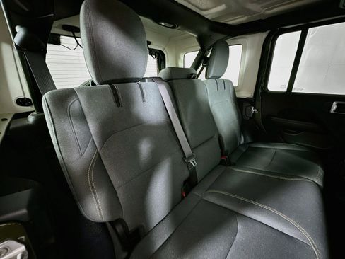 Used 2024 Jeep Wrangler Unlimited Sahara AWD/4WD image 24