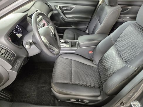 Used 2017 Nissan Altima 2.5 SV w/ Convenience Package image 14