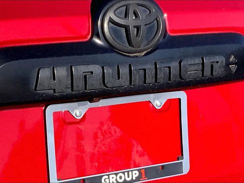 Used 2022 Toyota 4Runner TRD Off-Road Premium w/ Moonroof Package AWD/4WD image 31