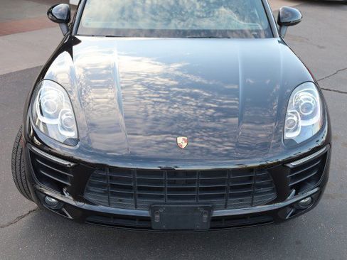 Used 2018 Porsche Macan Sport Edition AWD/4WD image 9