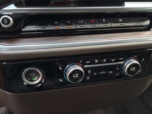 Used 2024 GMC Sierra 1500 SLT AWD/4WD image 30