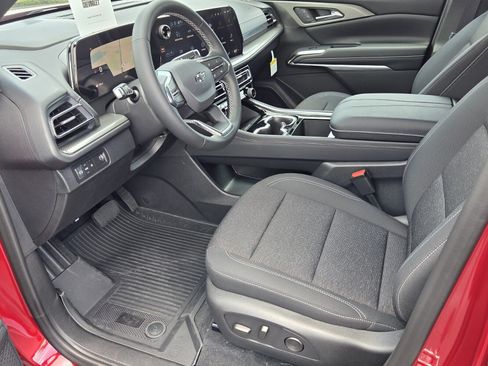New 2026 Chevrolet Traverse LT w/ Midnight/Sport Edition FWD image 5