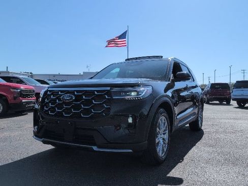 Used 2025 Ford Explorer Platinum AWD/4WD image 1