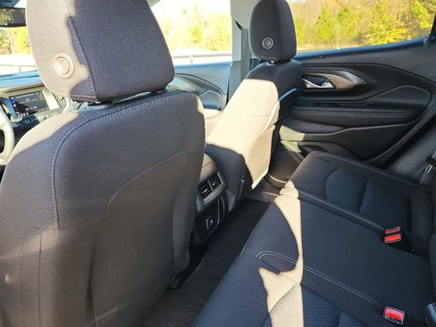 Certified 2023 GMC Terrain SLE image 9