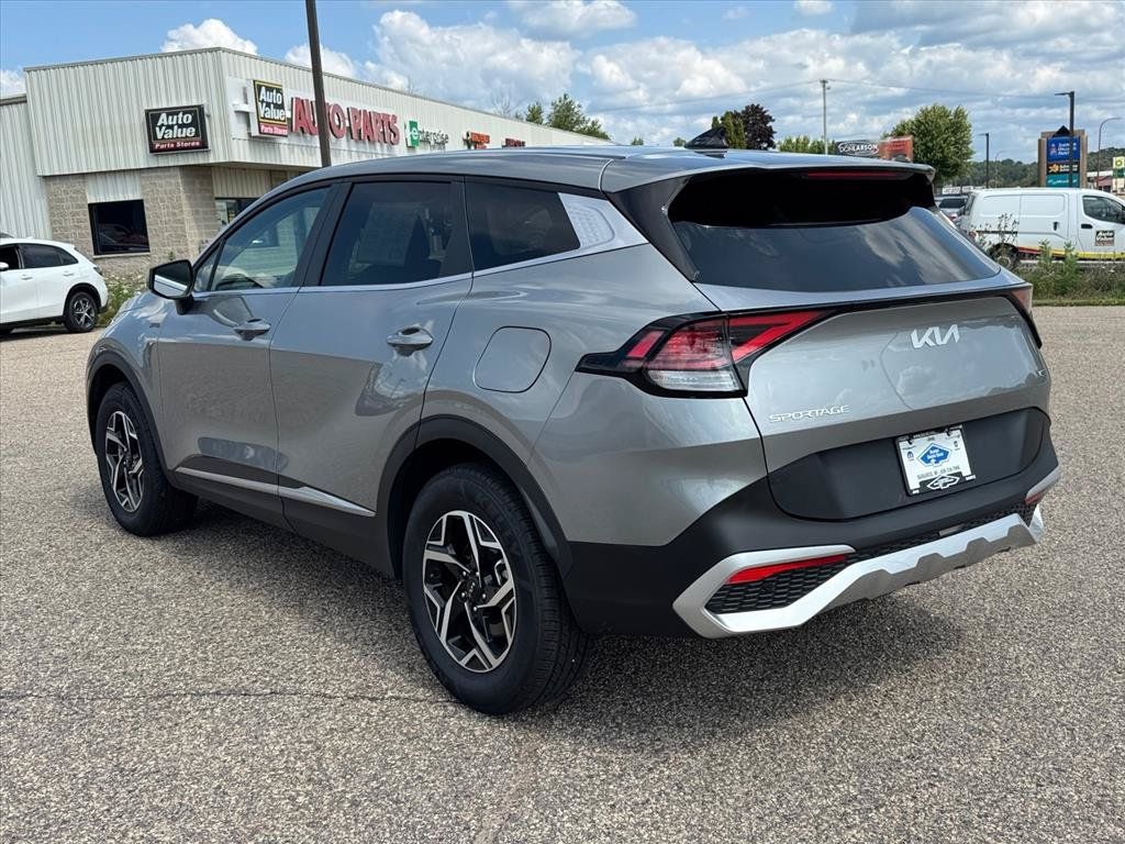 Used 2025 Kia Sportage LX AWD/4WD image 3