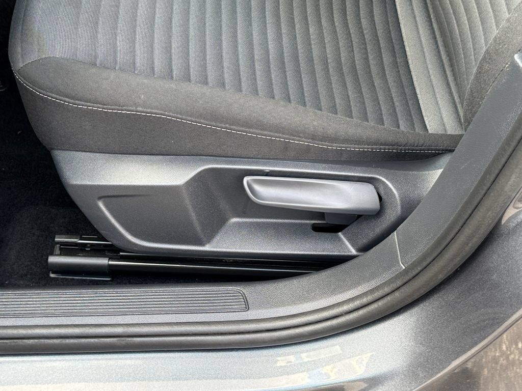 Used 2025 Volkswagen Jetta S FWD image 16