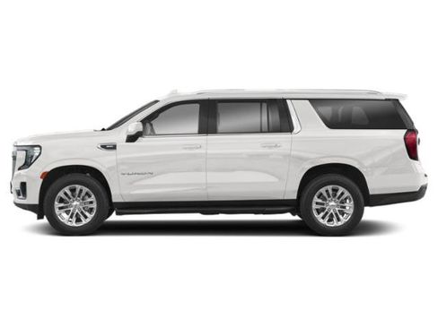 Used 2022 GMC Yukon XL SLE w/ Gmc Pro Safety Plus Package AWD/4WD image 3