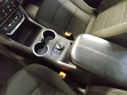 Used 2020 GMC Terrain SLE w/ Elevation Edition FWD image 26