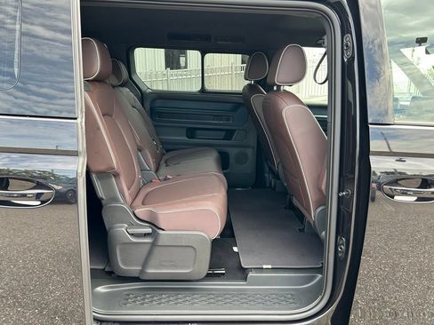 Used 2025 Volkswagen ID. Buzz Pro S RWD image 40