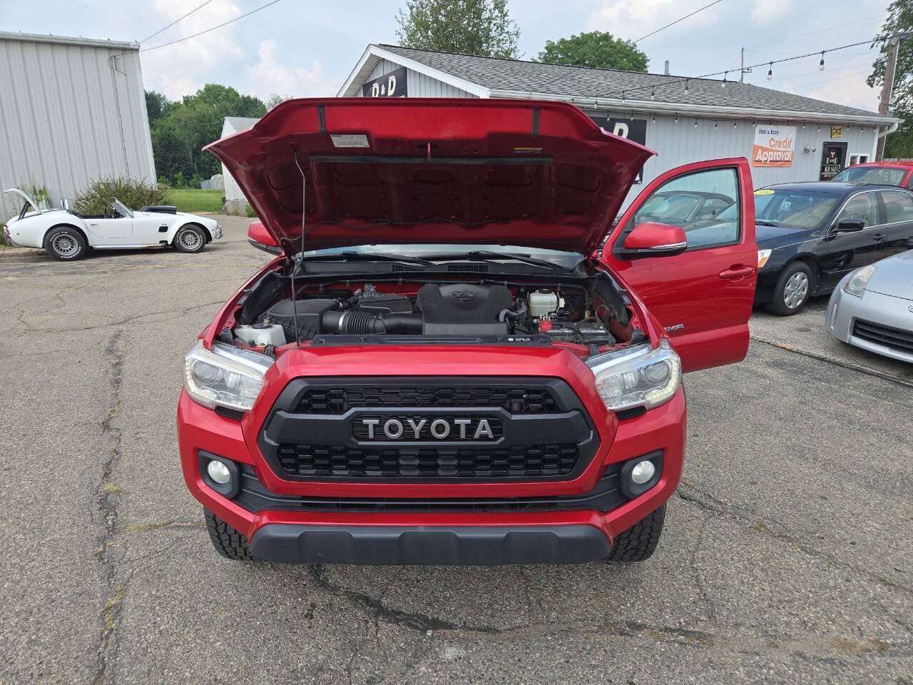 Used 2017 Toyota Tacoma SR5 AWD/4WD image 31