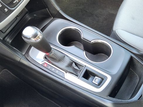 Used 2019 Chevrolet Equinox LS image 16