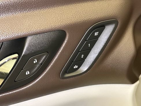 Used 2021 GMC Acadia SLT w/ Premium Package FWD image 23