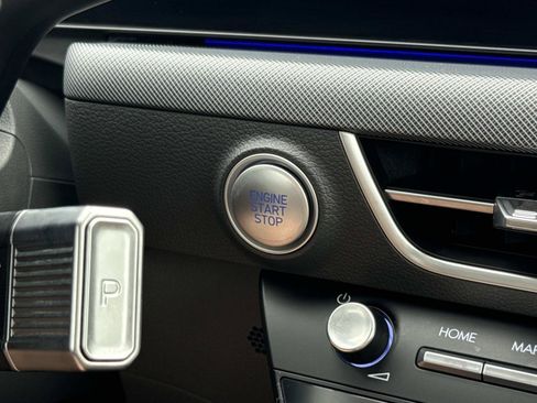 Used 2025 Hyundai Sonata Limited image 14