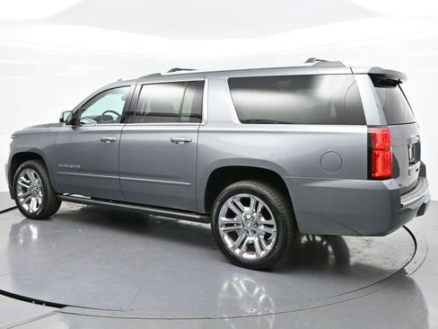 Used 2019 Chevrolet Suburban Premier w/ Premier Plus Edition image 5