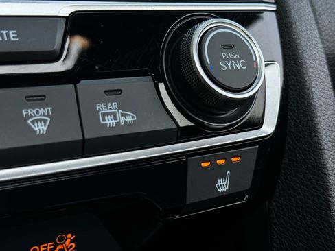 Used 2018 Honda Civic Touring image 31