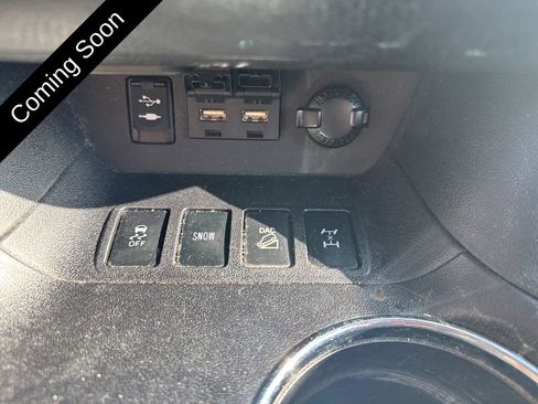 Used 2019 Toyota Highlander XLE AWD/4WD image 17