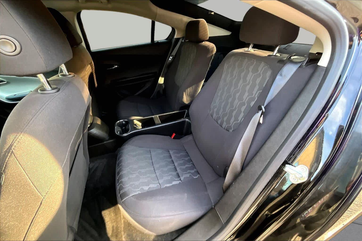 Used 2014 Chevrolet Volt w/ Enhanced Safety Package 2 FWD image 21