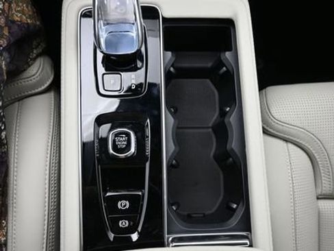 New 2026 Volvo XC90 T8 Ultra w/ Protection Package Premier AWD/4WD image 12