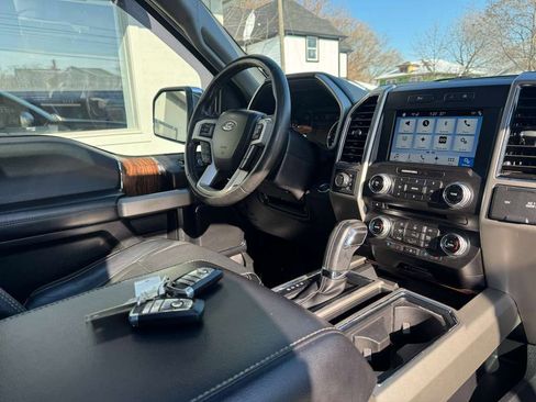 Used 2018 Ford F150 Lariat w/ Equipment Group 502A Luxury image 32