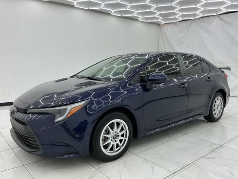 Used 2024 Toyota Corolla LE FWD image 6