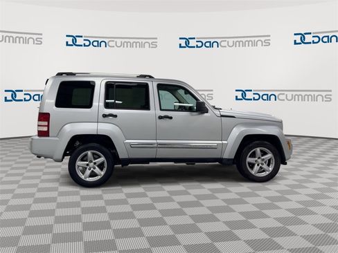 Used 2010 Jeep Liberty Limited image 9