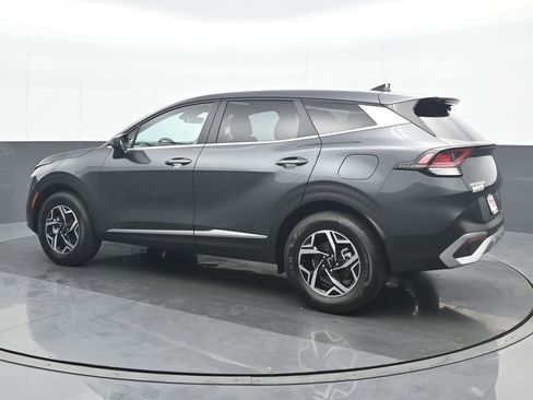 Used 2024 Kia Sportage LX image 4