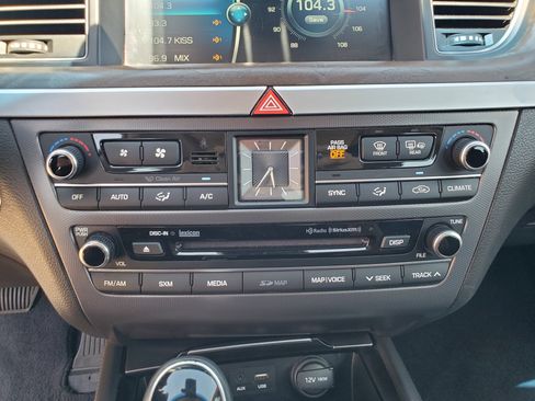 Used 2015 Hyundai Genesis 3.8 w/ Option Group 04 image 29