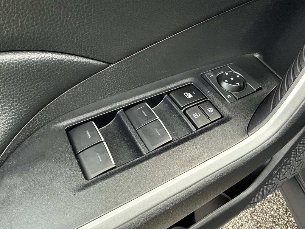 Used 2024 Toyota RAV4 XLE FWD image 21