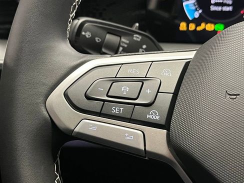 New 2026 Volkswagen Tiguan SE image 26