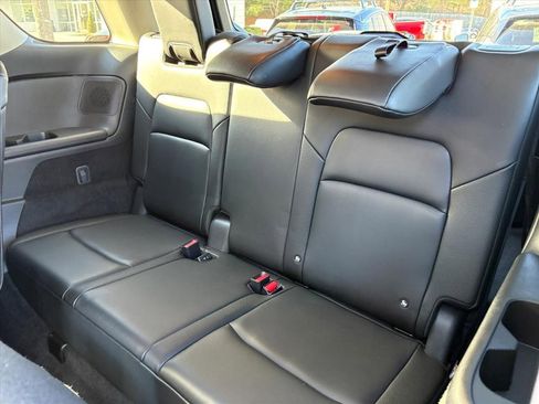 Certified 2024 Nissan Pathfinder SL w/ SL Premium Package image 21