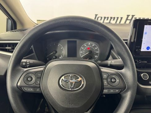 Used 2023 Toyota Corolla LE FWD image 13