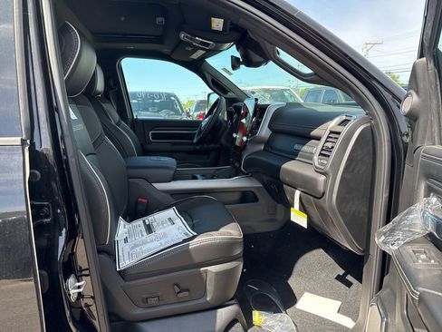 New 2026 RAM 2500 Laramie AWD/4WD image 25