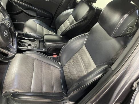 Used 2017 Kia Sorento SX image 15