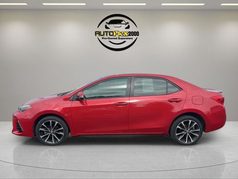 Used 2018 Toyota Corolla SE FWD image 4