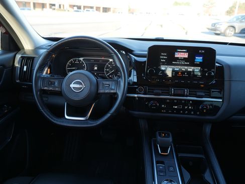 Used 2023 Nissan Pathfinder SL w/ Lighting Package (N92) image 21