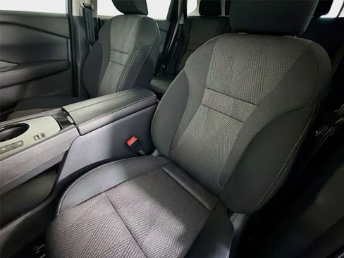 Certified 2026 Nissan Rogue SV FWD image 11