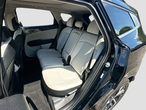 Certified 2025 Kia Sportage EX w/ Premium Package FWD image 25