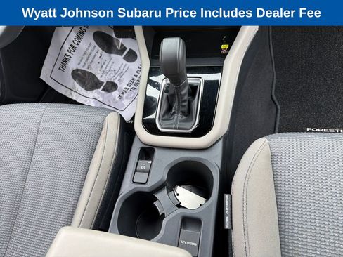 Used 2025 Subaru Forester Premium AWD/4WD image 32
