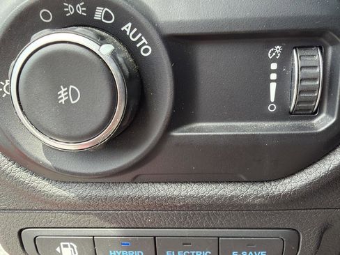 Used 2024 Jeep Wrangler Unlimited AWD/4WD image 10