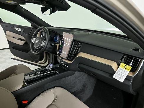 New 2026 Volvo XC60 B5 Core image 24