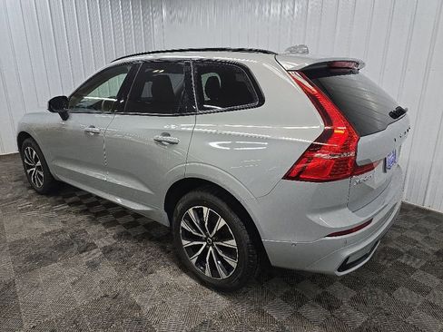 Used 2025 Volvo XC60 B5 Plus AWD/4WD image 9