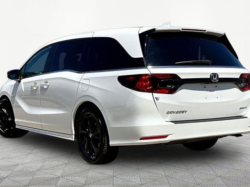 Used 2023 Honda Odyssey Sport image 4